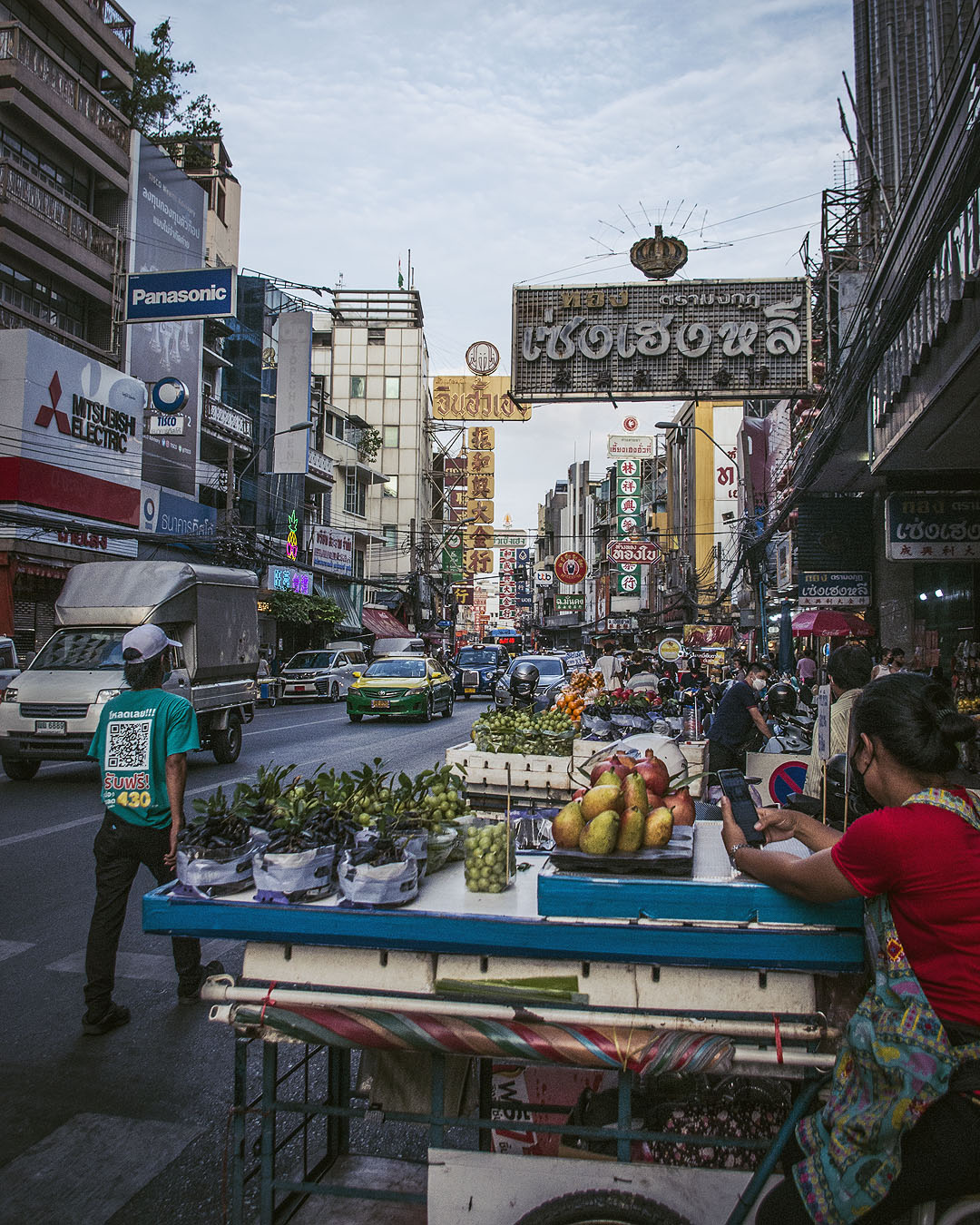 A fruit stall on Yaoworat Road in Bangkok's Chinatown.
